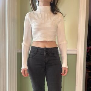 Forever 21 ribbed white cropped turtleneck top